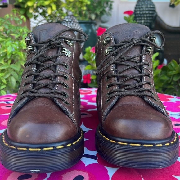 🏴󠁧󠁢󠁥󠁮󠁧󠁿 Vintage Dr. Martens MIE Chunky Lace Up Platform Ankle Boots UK 7 - Picture 4 of 17